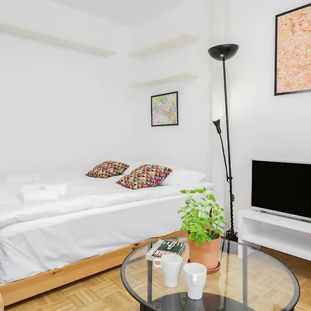 Kakowskiego By Renters * Warsaw